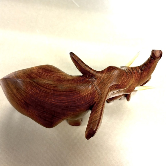 Elephant with baby-Hand Carved - Picture 8 of 11